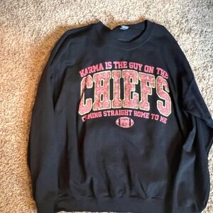 Black Chiefs Graphic Women’s Sweater